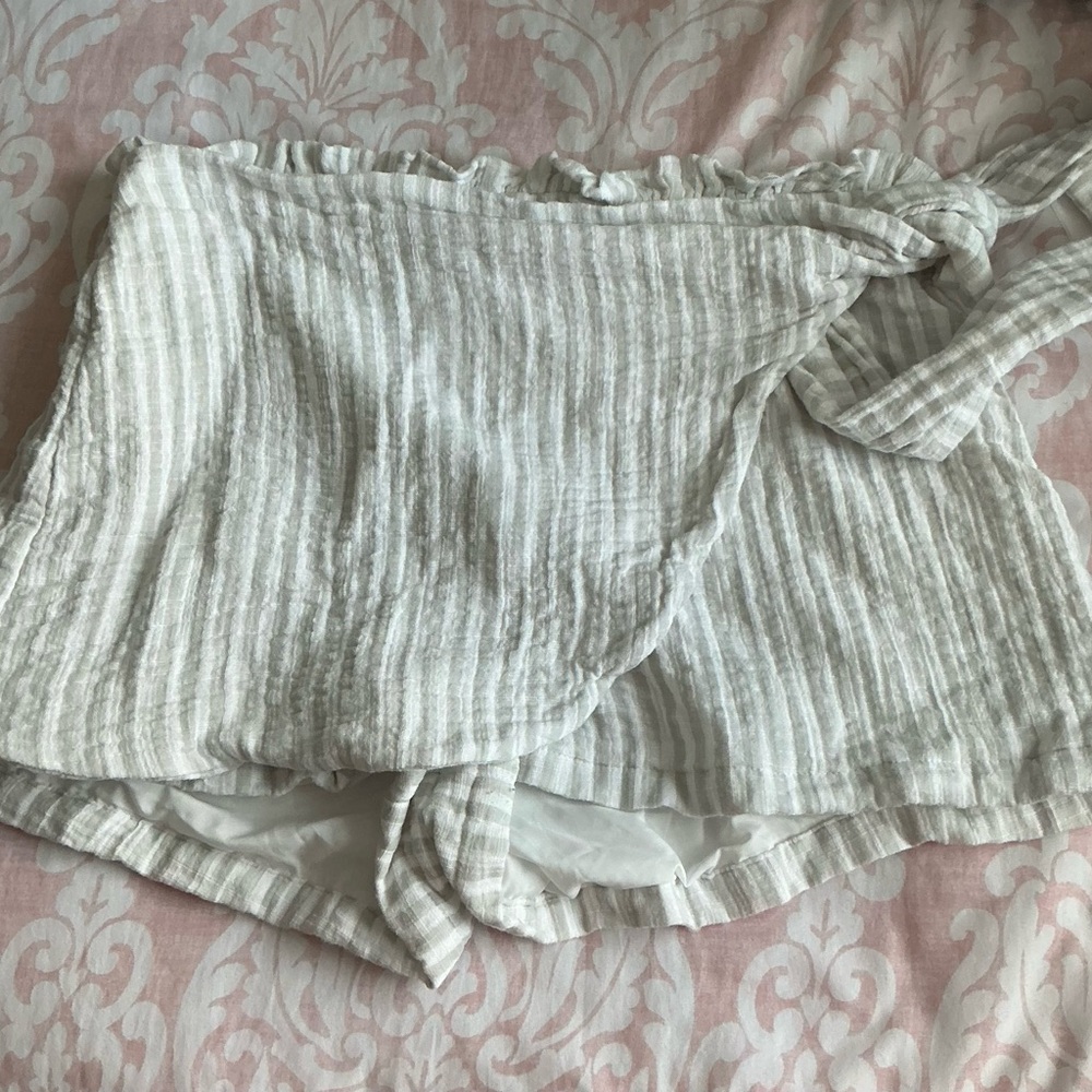 Pink Lily Cream and Light Gray Striped Wrap Skort